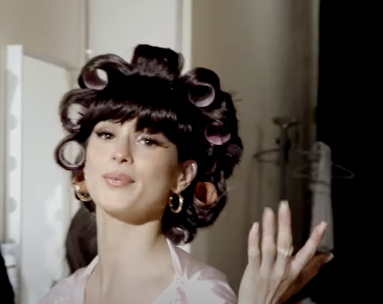 Adriana Padilla Releases New Video for “SMALL THINGZ”