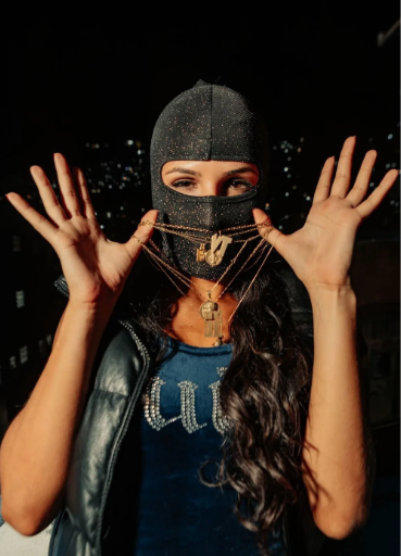 Yya Makes a Bold First Impression with Genre-Blending Debut “Slide”