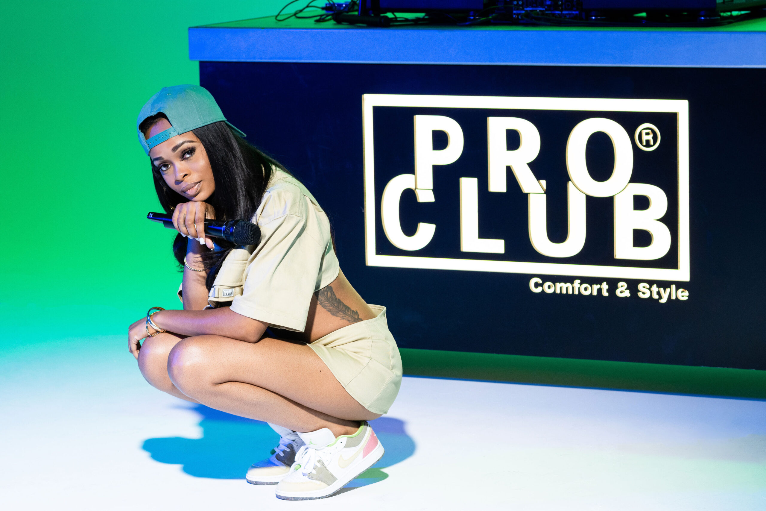 GinaVerse 9F645724 C65A 4652 B8E5 69A9F8495706